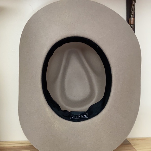 WYETH New rare wool tan gray hat with leather calf hair cheetah bow! - Picture 5 of 5